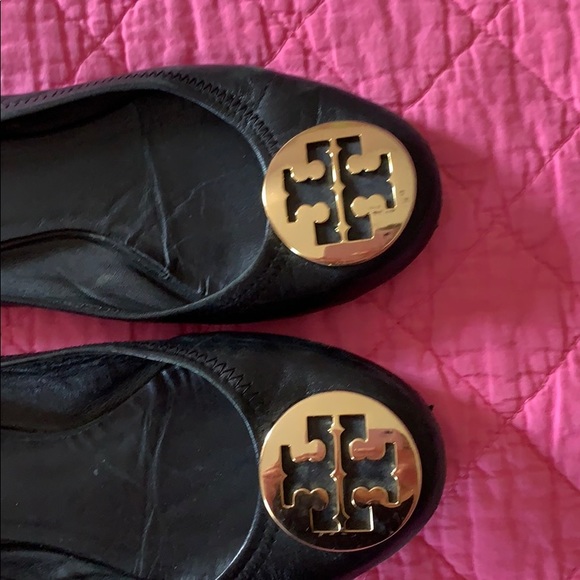 Tory Burch flats. Very used. Black with gold - Picture 5 of 6